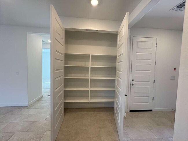 Building Photo - 4738 E Kenneth Ln