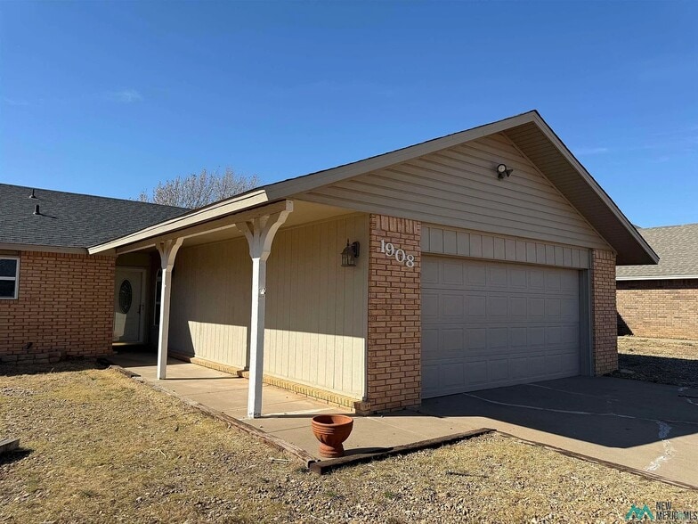 Building Photo - 1908 Janeway St