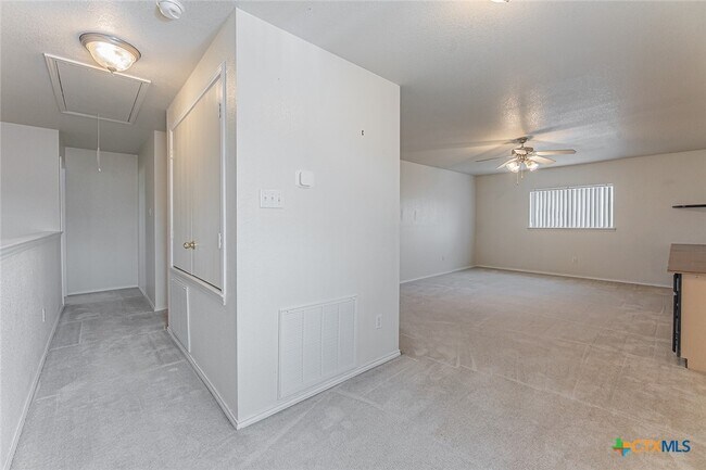Building Photo - 514 Prospector Trl