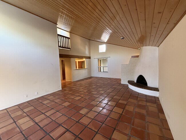 Building Photo - 2909 Cutler Ave NE