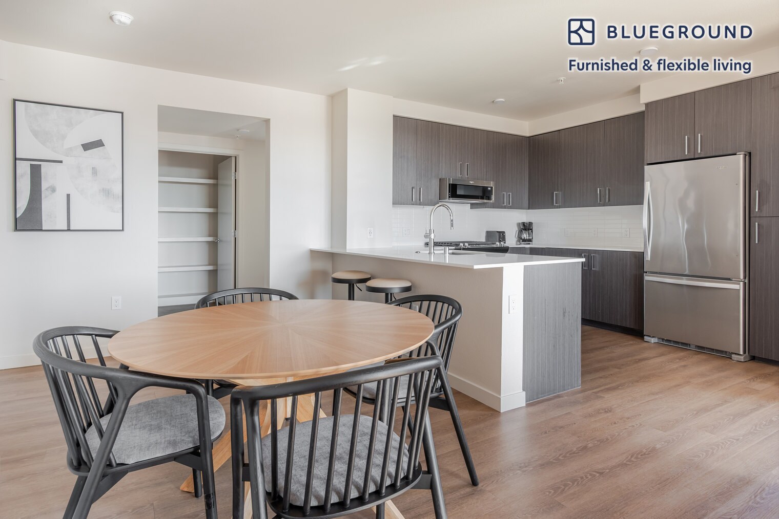 Building Photo - 2333 Calle Del Mundo