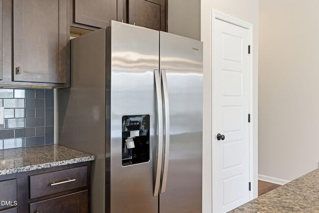 Building Photo - 759 Putney Hl Rd