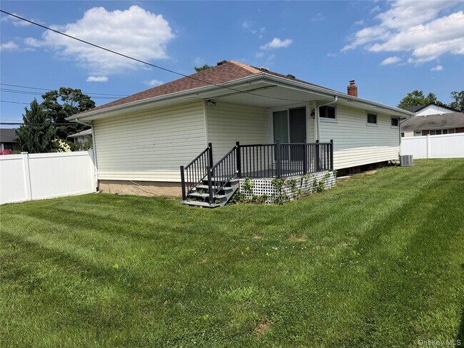 Building Photo - 266 Central Park Rd