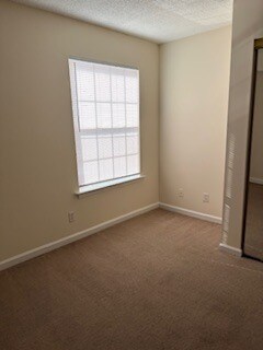 Building Photo - 2225 Huntingdon Dr