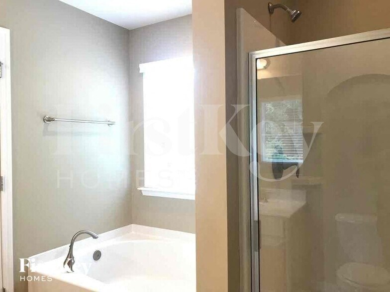 Building Photo - 1428 Paulonia Way