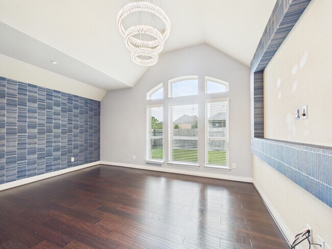 Building Photo - 2807 Naples Park Ln