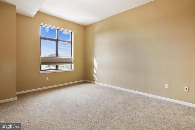 Building Photo - 2720 S Arlington Mill Dr