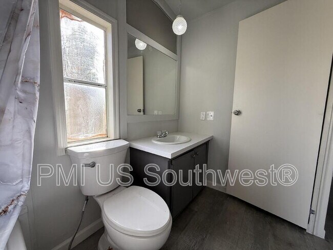 Building Photo - 314 Riverwood Ln