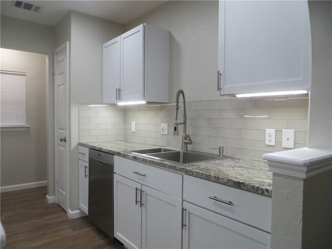 Building Photo - 11921 Tobler Trail