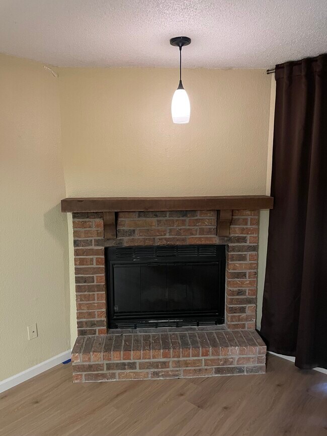 Fireplace - 217 SW Pinetree Ln