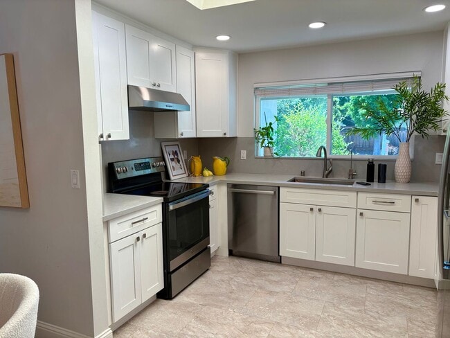 Building Photo - Updated Single Story Home with Cupertino Schools