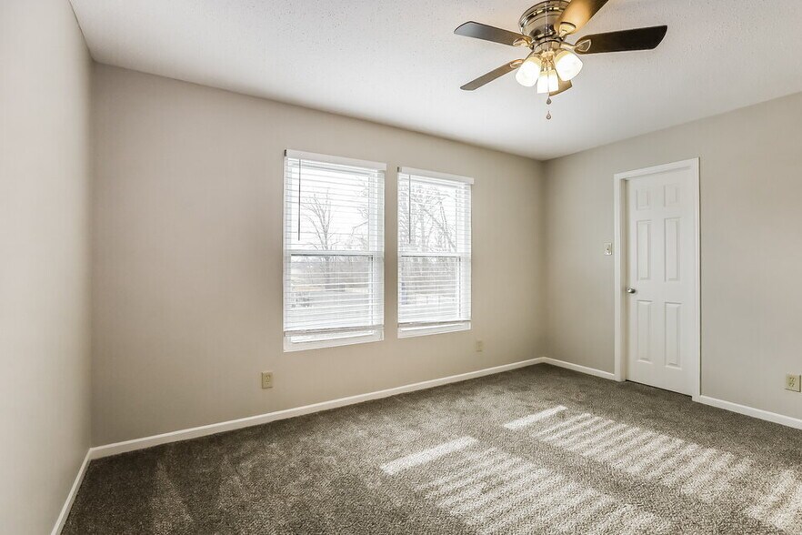 Building Photo - 8158 Retreat Ln