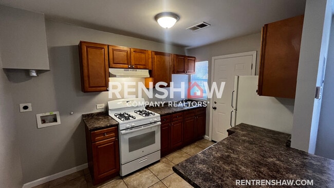 Building Photo - 2457 Hale Ave