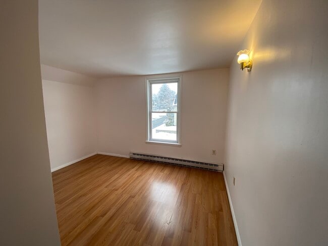 Building Photo - 79 19th St