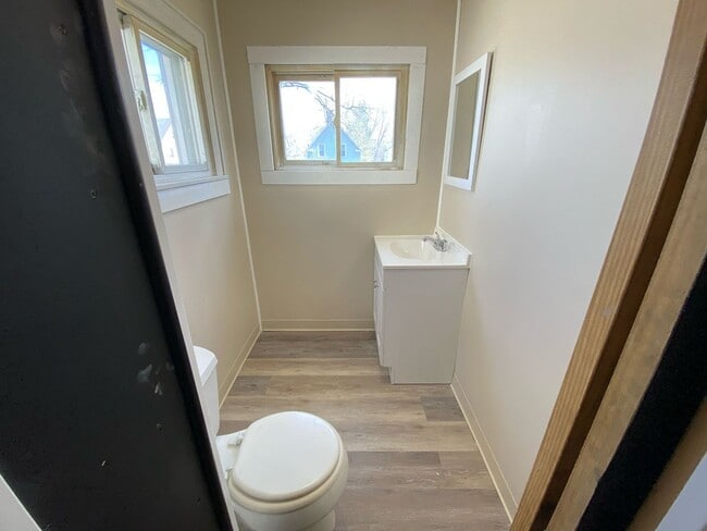 Building Photo - Updated 3-Bed on a Quiet Dead-End Street —...