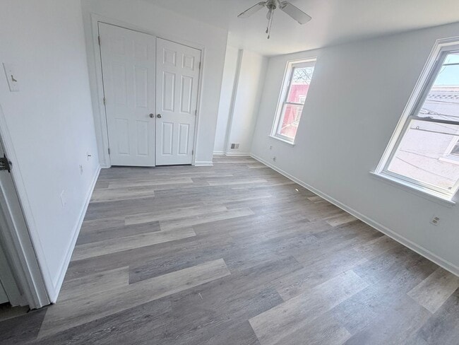 Building Photo - 2-bedroom HOUSE near University City!