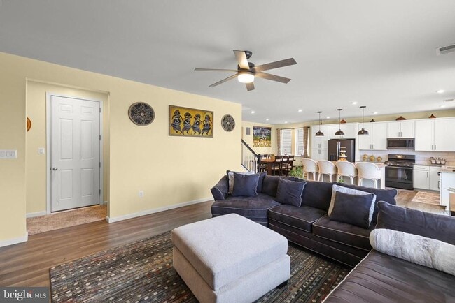 Building Photo - 124 Lenore Ln