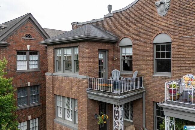 Building Photo - 3927 Clairmont Ave
