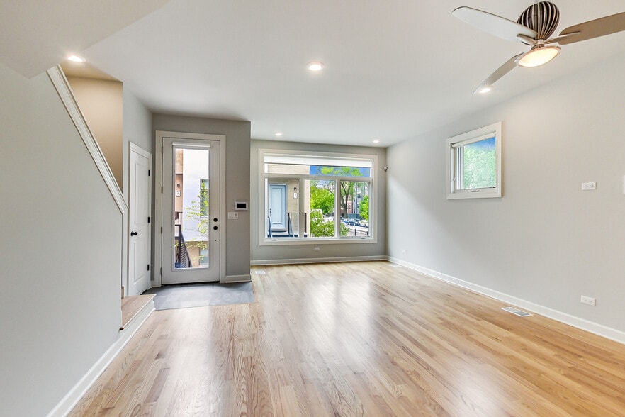 Building Photo - 6115 S University Ave