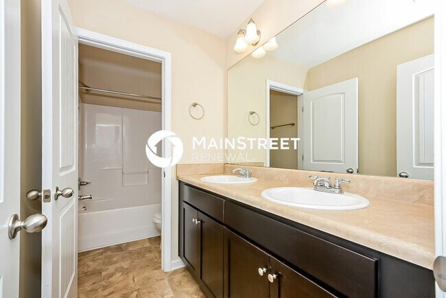 Building Photo - 5 Bedroom Pet-Friendly Home in Locust Grove, GA with Main Street Renewal