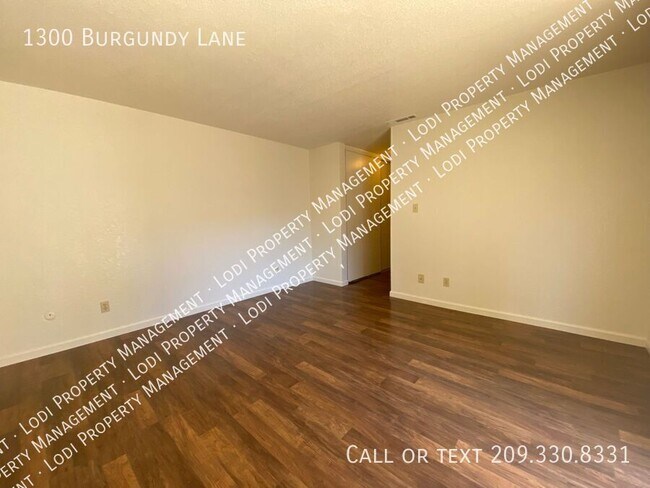 Building Photo - 1300 Burgundy Ln