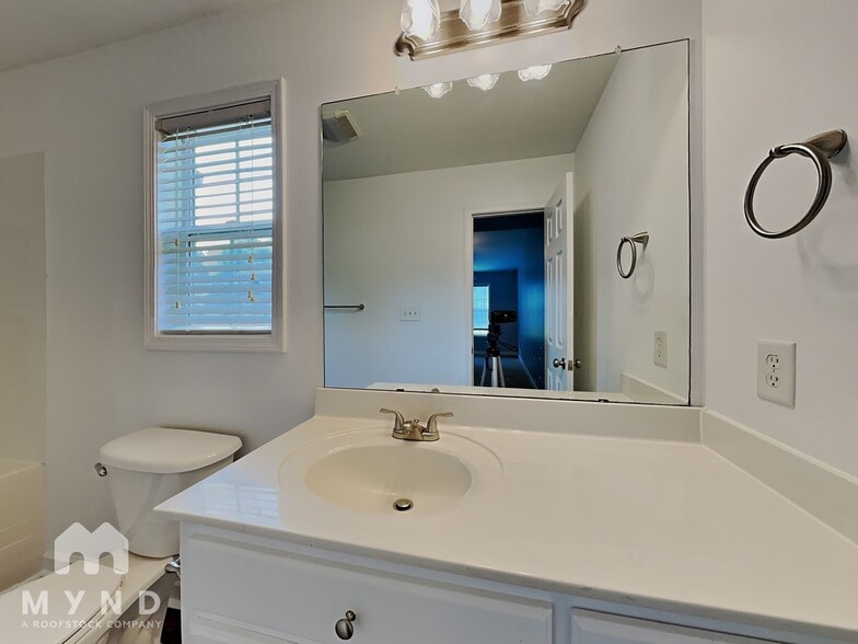 Building Photo - 2070 Brantley Creek Dr