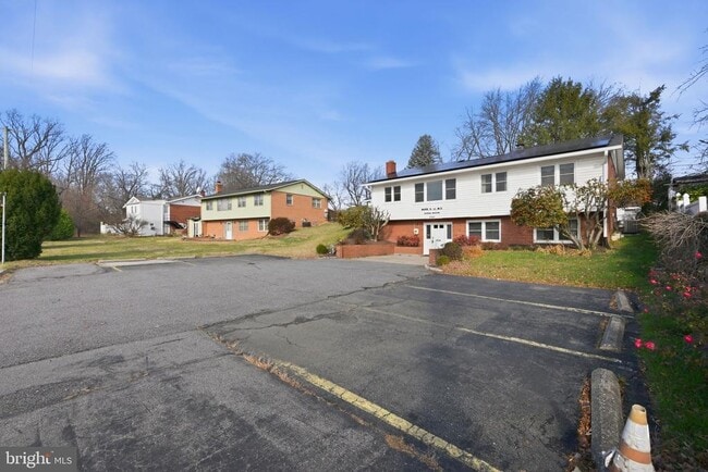 Building Photo - 1721 University Blvd W