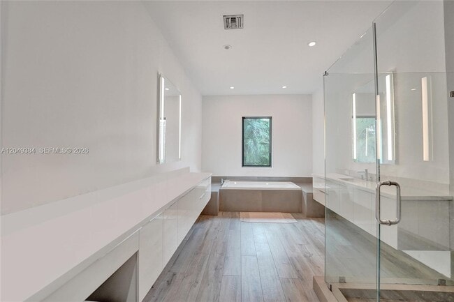 Building Photo - 5742 Brookfield Cir