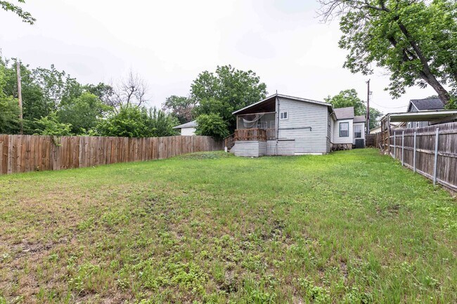 Building Photo - 120 Nelson Ave