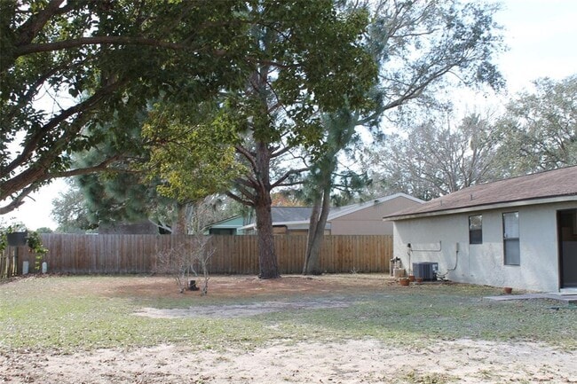 Building Photo - 7724 Pineapple Dr