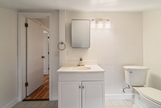 Building Photo - 46 Elaine Rd