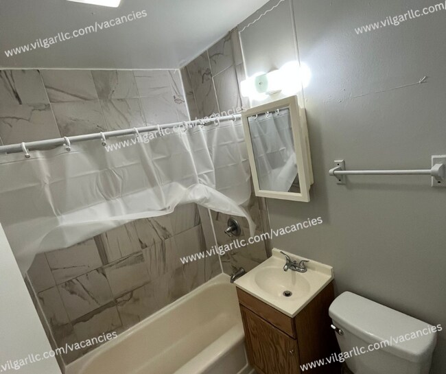 Building Photo - For Rent! 3 Bedrooms | 1 Bathroom | Single-Family Home
