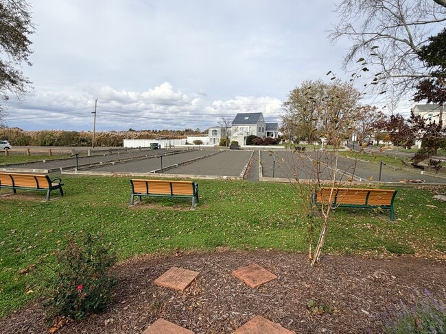 Building Photo - 113 Seaside Ave