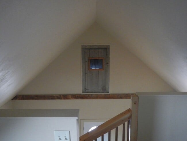 Building Photo - 104 N K St