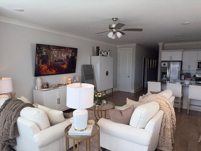 Building Photo - Fully Furnished 3 Bed 3.5 Bath Townhouse in Stillwater!