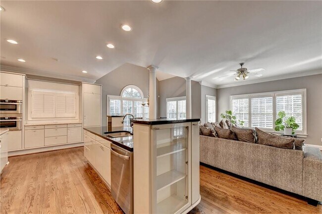 Building Photo - 3871 River Mansion Dr NW