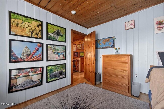 Building Photo - 15 Chase Ln