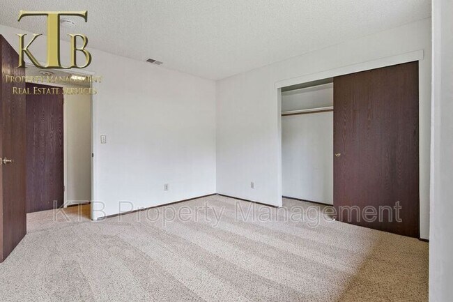 Building Photo - 4751 Knapp Way