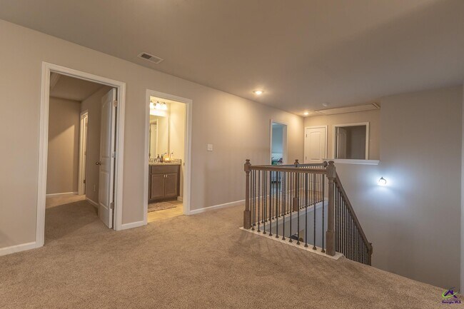 Building Photo - 202 Warhawk Dr