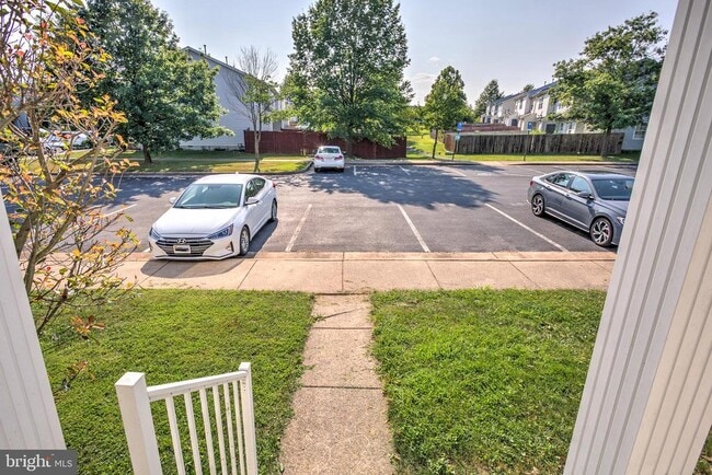 Building Photo - 213 Copperfield Ln