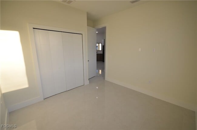 Building Photo - 2416 Diplomat Pkwy W