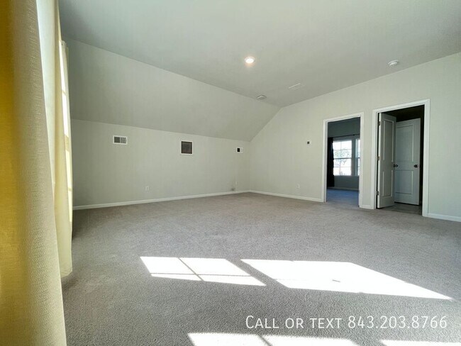Building Photo - 105 Sequoia Ln
