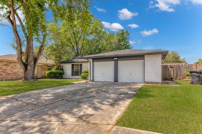 Building Photo - 9611 Camrose Ct