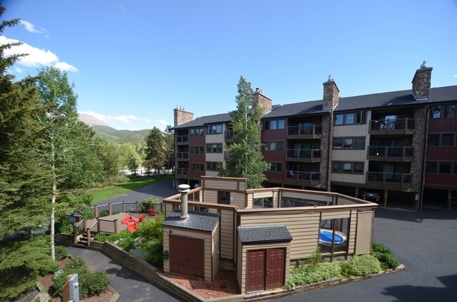 Building Photo - Dogs negotiable! Gondola and Main Street steps from your front door! Steam Shower!