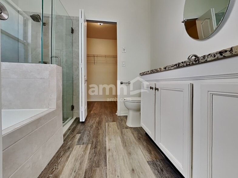 Building Photo - 408 Corklan Ct