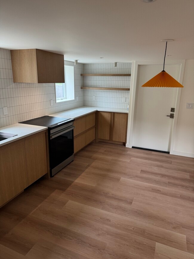 Building Photo - 2034 SE 28th Pl