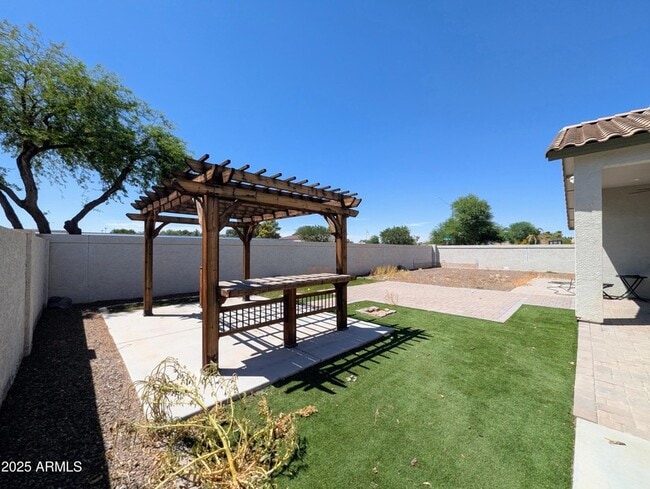 Building Photo - 3990 N 143rd Ln
