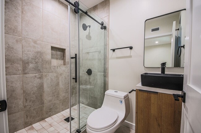 Building Photo - 2129.1 Aaron St