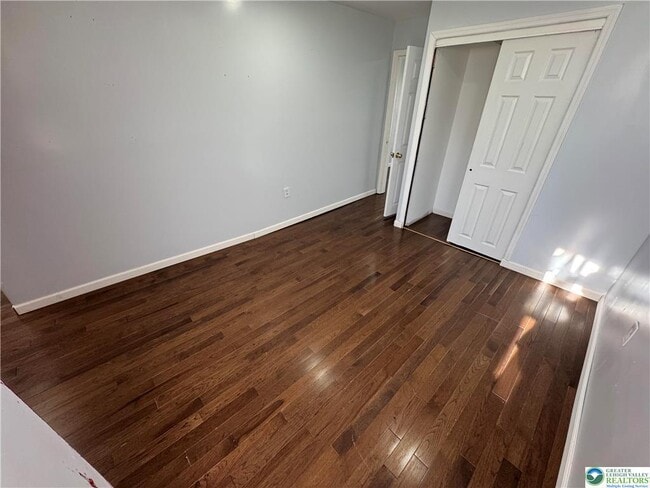 Building Photo - 420 E Ct St