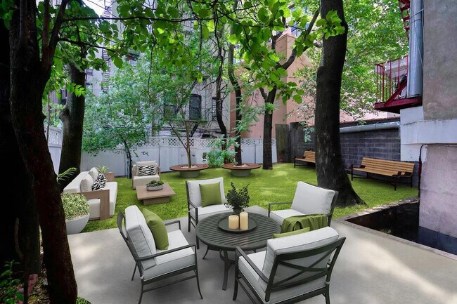 Building Photo - 1569 Lexington Ave